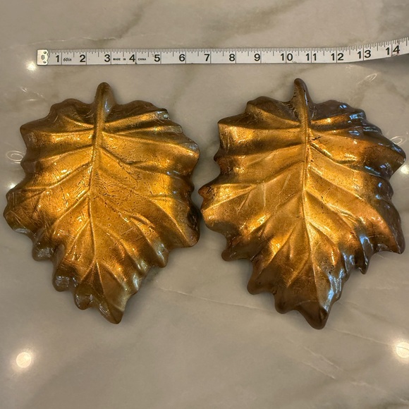 Vibrant Leaf-Shaped Decorative Glass Plates - Picture 4 of 4